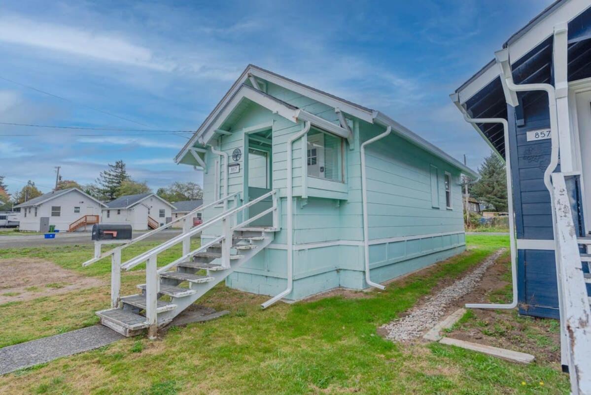 #Stayinmydistrict Coos Bay Cypress Cottage Exterior foto